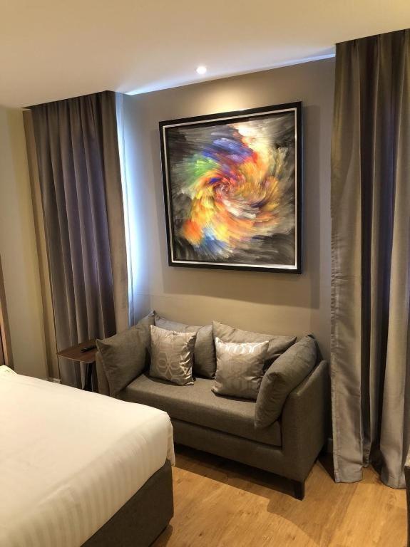 Sri U-Thong Grand Hotel Suphan Buri Bagian luar foto