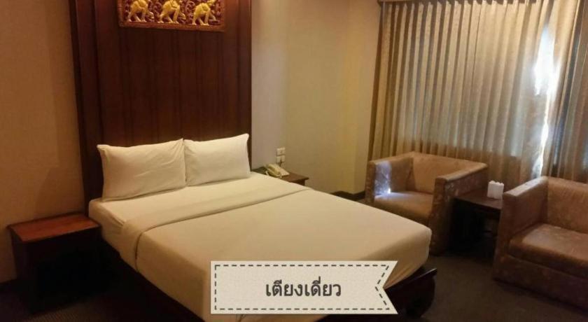 Sri U-Thong Grand Hotel Suphan Buri Bagian luar foto