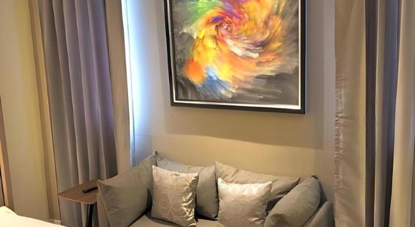 Sri U-Thong Grand Hotel Suphan Buri Bagian luar foto