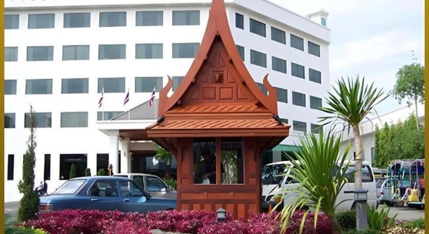 Sri U-Thong Grand Hotel Suphan Buri Bagian luar foto